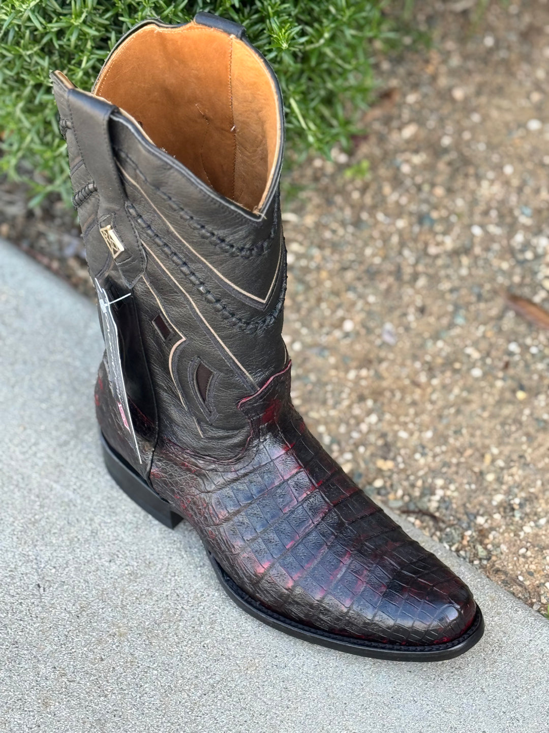 Caiman Black Cherry Piel de Primera Horma Round Toe - Marca Red