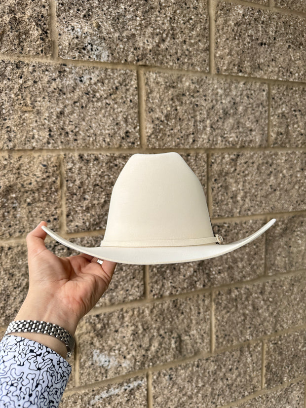 El Juez Cream/Hueso 300x Marca Cuadra Horma Sinaloa - Beaver Fur (FALDA 3.5")