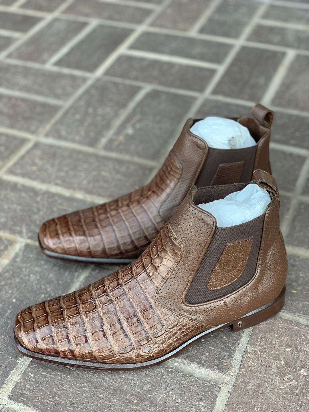 Vestigium Men\'s Dark Brown Chelsea Boots - Size 9 EE - Very Nice Condition Vestigium Milan Brown Caiman Chelsea Boots R Toe main image 3