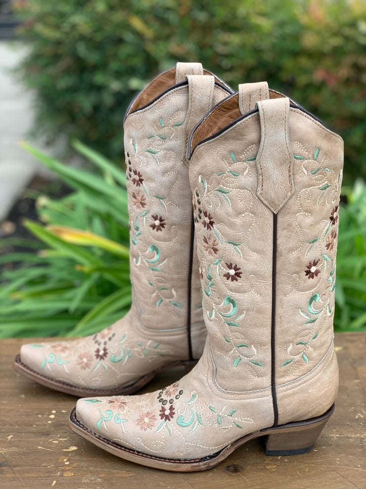 Circle G by Corral Women's Sand & Flower Embroidery Snip Toe Boot