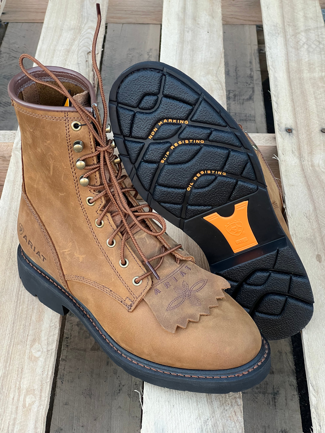 Ariat Cascade 8 display picture 3